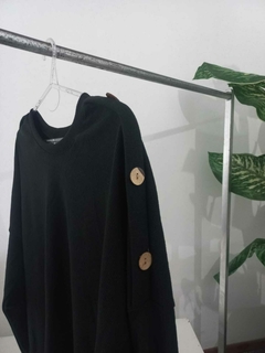 SWEATER CON BOTONES