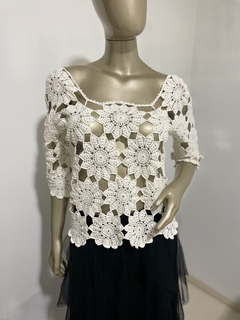 Blusa Essência Floral na internet