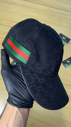 Boné Gucci com faixa lateral