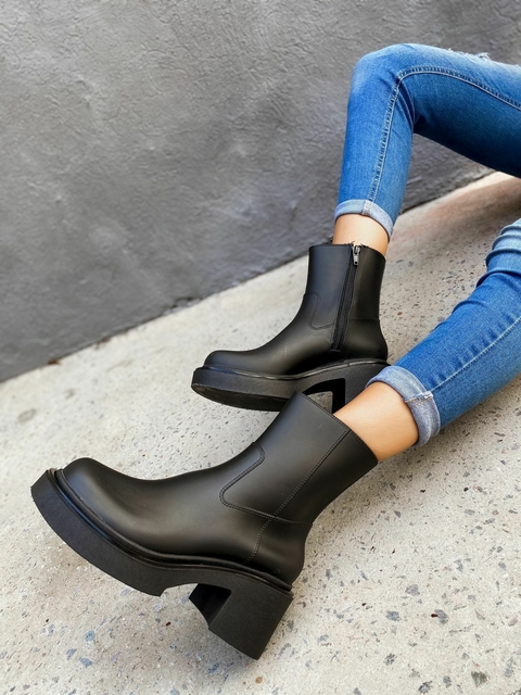 BOTA DE LLUVIA CON TACO