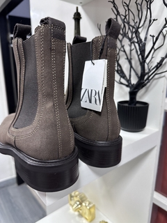 Botines Chelsea Zara en internet
