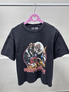 Polera Iron Maiden Bershka - comprar en línea