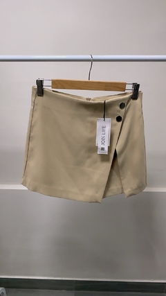 Falda short Stradivarius