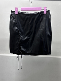 Falda de Cuero con tiros Windsor - EuroFashionOnline