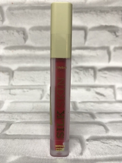 Batom Liquido Smooth Blur Silk Skin (Divine) - Ruby Rose