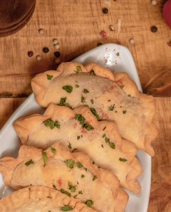 EMPANADAS DE MARISCOS O PESCADO x 1/2 doc.