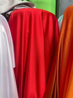 saten de punto rojo