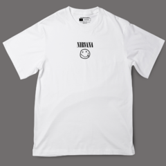 Polera nirvana banda en internet