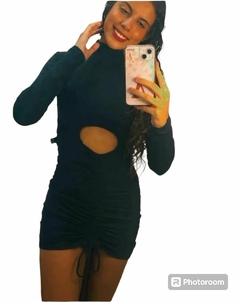 Vestido com amarração na internet