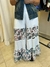 POLLERA PANTALON - SUR DE ASIA - ETIQUETA - BLANCO CON FLORES - M (E394)