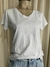 Remera escote en V
