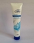 Creme protetor para as mãos da Avon, embalagem em tubo de 120g com design em azul e branco.