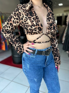 Camisa cropped na internet