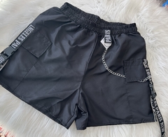 Shorts Street - Ouse By Janaina Dias