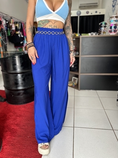 Calça Pantalona Viscose com Fenda na internet