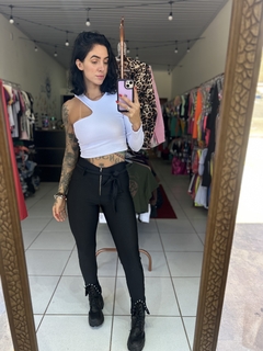Cropped Anitta na internet