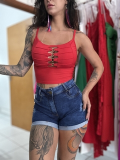 Cropped Lola na internet