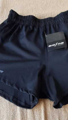 SHORT DEPORTIVO SUELTO NEGRO - FORNA Clothing Store 