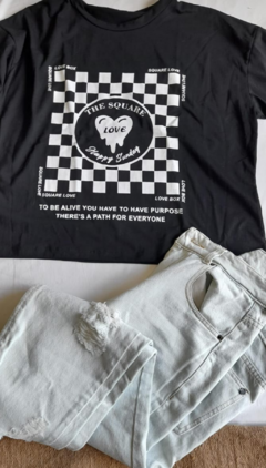 REMERA LOVE NEGRA