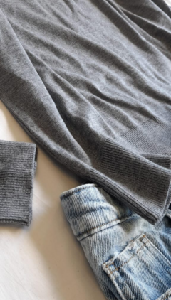 POLERA ZOE GRIS en internet