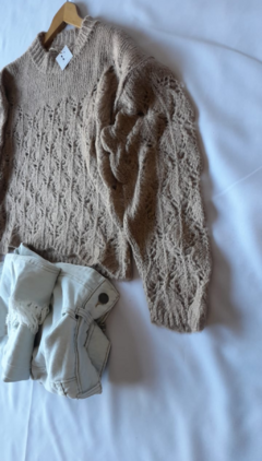 SWEATER ZAIRA BEIGE en internet