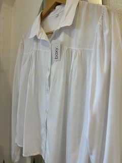 Camisa con frunce 432 en internet