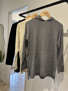Sweater con capucha 449 en internet