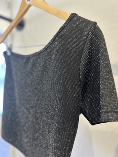 Blusa 1 hombro 272 en internet