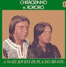 Chitãozinho & Xororó 1972 - A Mais Jovem Dupla Sertaneja - Na compra de 15 álbuns musicais, 20 filmes ou desenhos, o Pen-Drive será grátis...Aproveite!