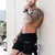 Imagem do Shorts de ginástica fitness, de moleton muito confortavel e adere bem ao corpo .