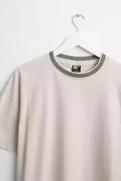 REMERA CON CUELLO TEJIDO "MILÁN" - Britan