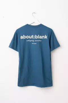 REMERA REGULAR "ABOUT: BLANK" - Britan