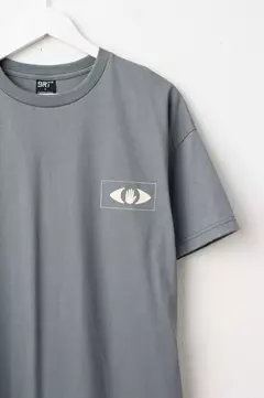 REMERA OVERSIZED "HAND-EYE" - comprar online