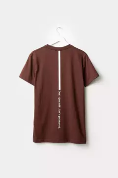 REMERA REGULAR "TRUST"