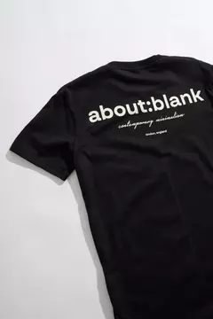 REMERA REGULAR "ABOUT: BLANK"