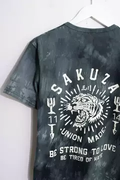 REMERA BATIK REGULAR "TIGRE"