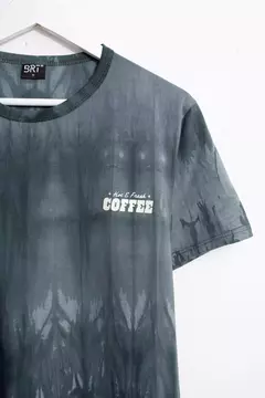 REMERA BATIK REGULAR "COFFEE" - comprar online