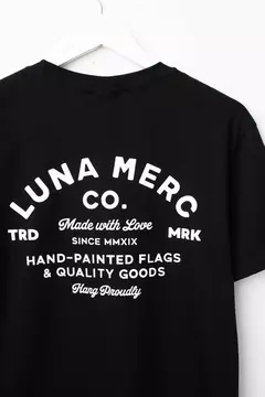 REMERA REGULAR "LUNA MERC"