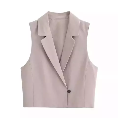 Conjunto Colete com Fechamento em Botão Único e Bermuda