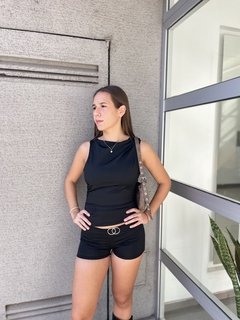 Short con aplique