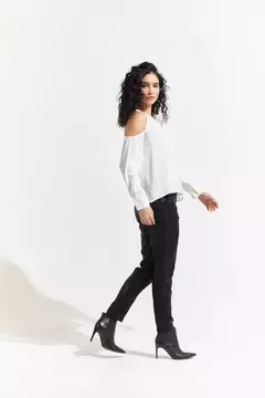 BLUSA HOLE - CRUDA en internet