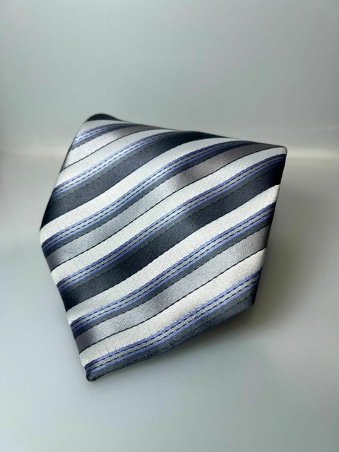 Gravata Retrô – Largura de 8 a 10 cm | Estilo Clássico com Personalidade