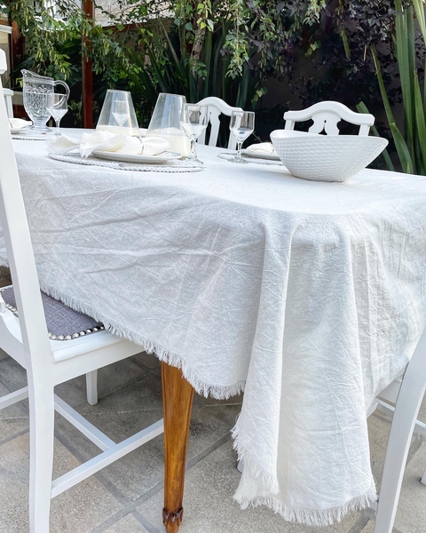 Mantel de tusor, con flecos