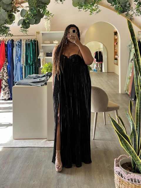 Vestido negro metálico de tablas