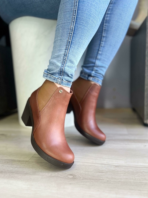 Botines Chelsea Rossi - Miel