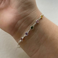 Pulseira de Prata Corações em Zircônia colorida.
