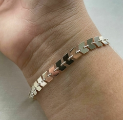 PULSEIRA DE PRATA ESCAMA DE PEIXE
