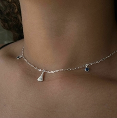 COLAR CHOCKER DE PRATA PINGENTE DE NOSSA SENHORA APARECIDA E ZIRCONIAS AZUIS