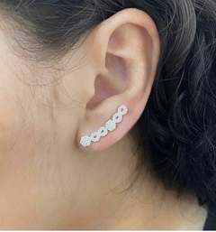 BRINCO DE PRATA EARCUFF INFINITO MICROCRAVEJADO EM ZIRCÔNIAS