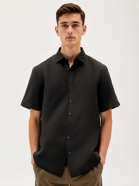 Camisa de linho manga curta - Preta - comprar online